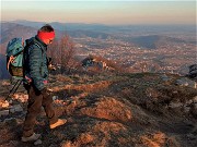 63 Scendiamo dalla variante ripida esposta al tramonto